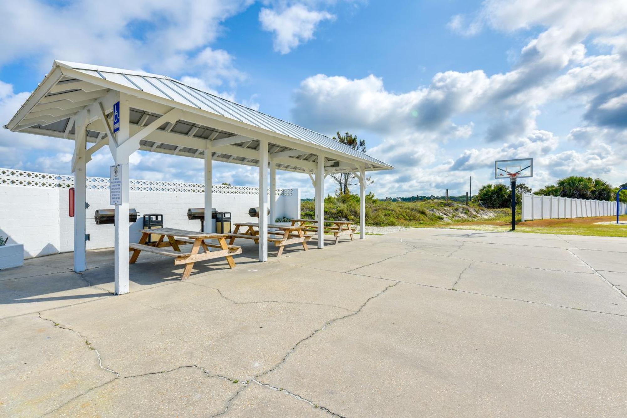 Apartment Emerald Dreams Lakefront Pcb Vacation Rental! *